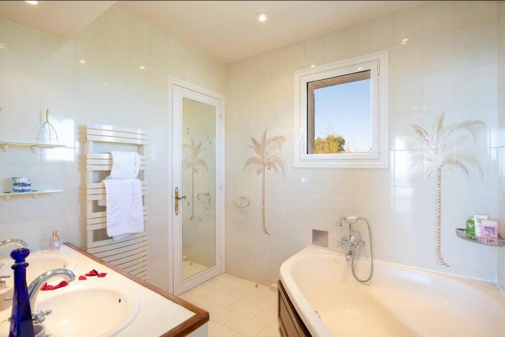 Le Castel Rose Super Cannes, Face Aux Iles De Lerins Vallauris Esterno foto